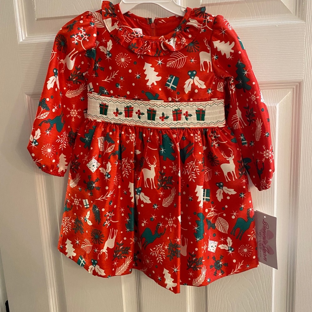 Girls NEW Christmas dress w/smocking